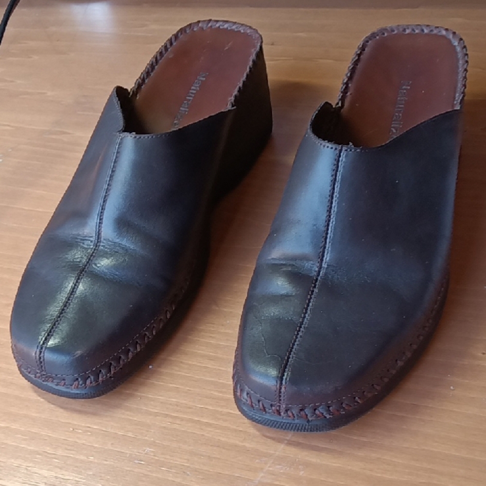 Women's Neutralizers Black Leather Slip-On Shoes